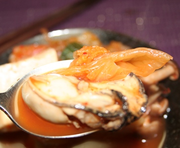 牡蠣キムチ鍋の作り方 牡蠣の旨みが凝縮されたキムチチゲのレシピ 韓国料理店に負けない韓国家庭料理レシピ 眞味